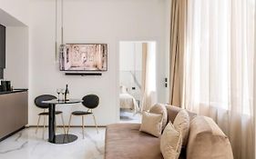 Manin Grand House