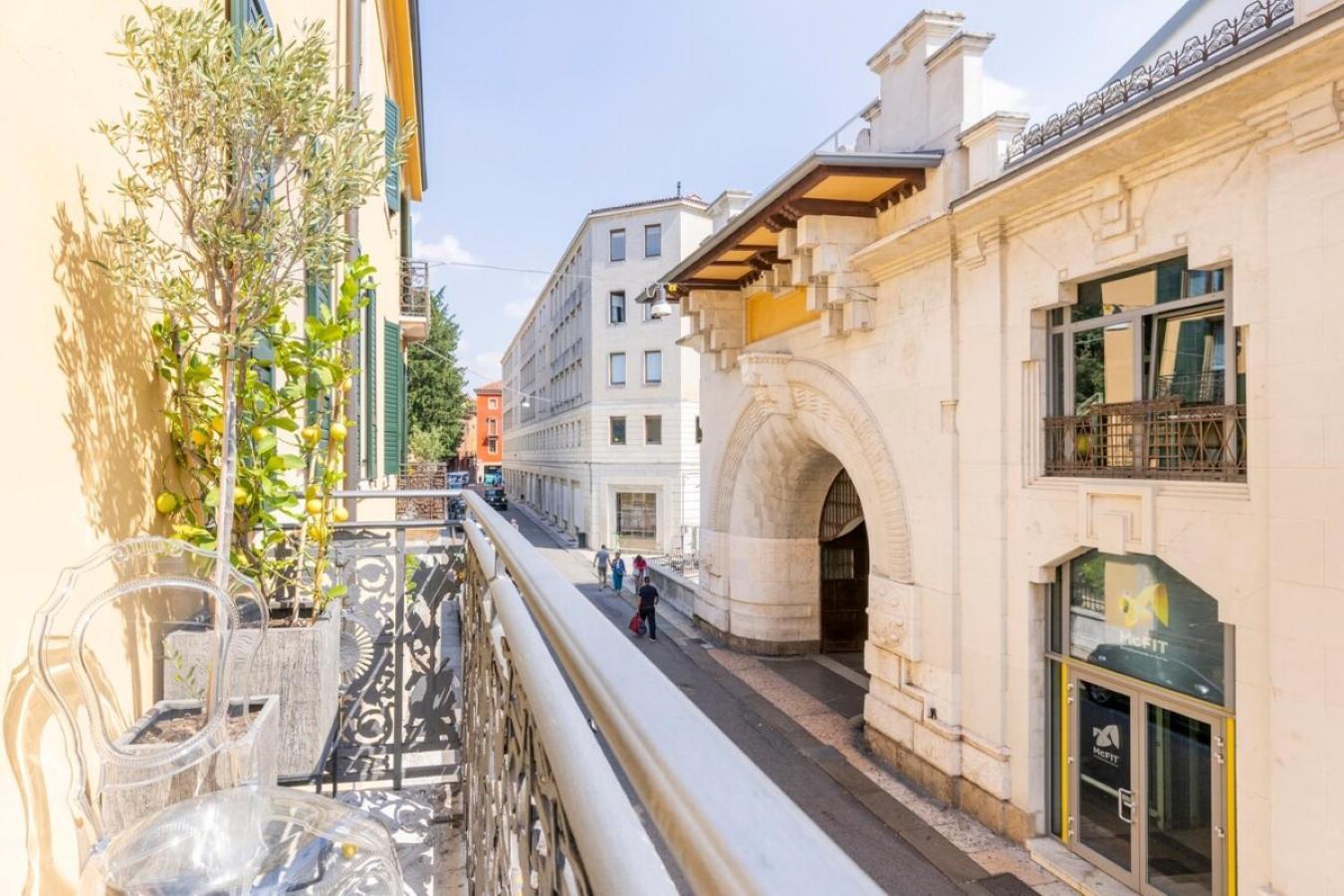 Manin Grand House Apartment Verona Exterior photo